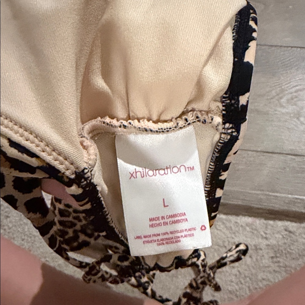 Leopard Print Ruffle Overlay Criss Cross back bikini bathing suit Top - Picture 2 of 6